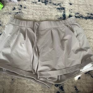 Zyia summer shorts taupe medium